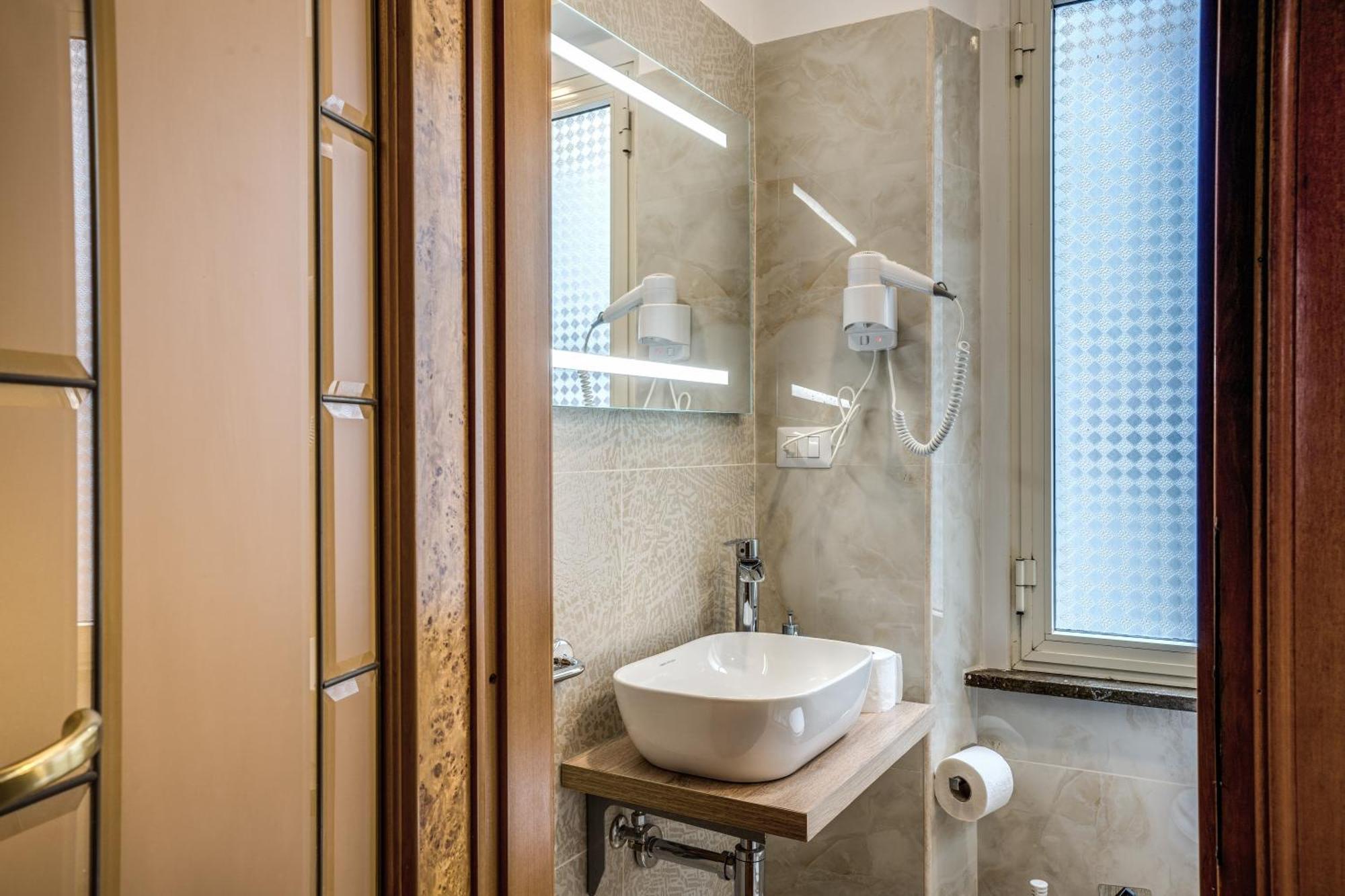 Fontana Di Trevi Charming Apartment روما المظهر الخارجي الصورة