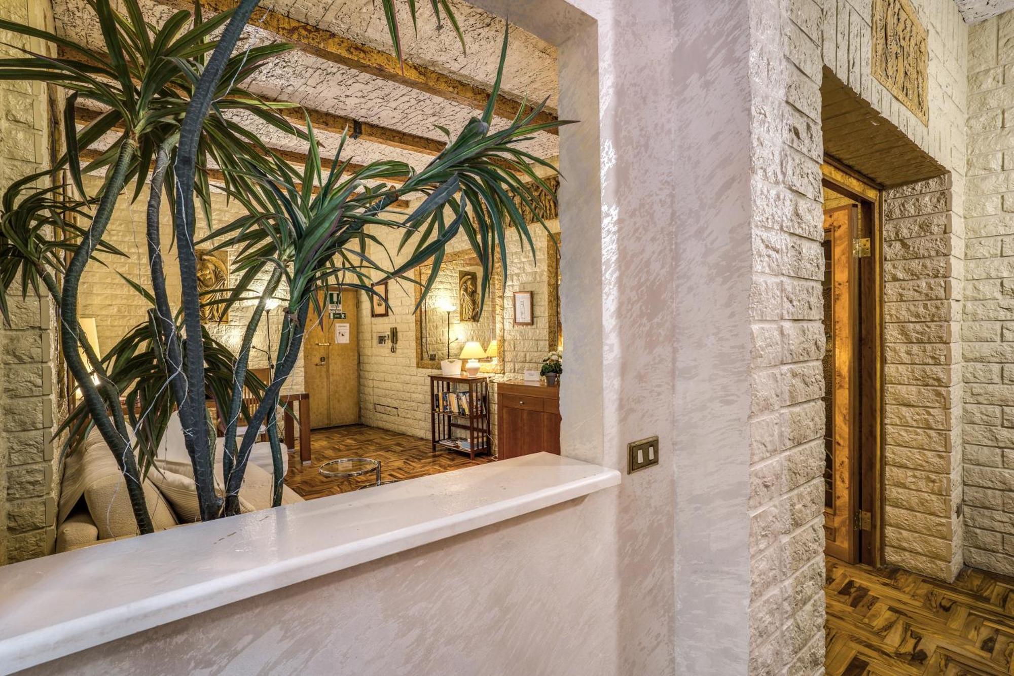Fontana Di Trevi Charming Apartment روما المظهر الخارجي الصورة